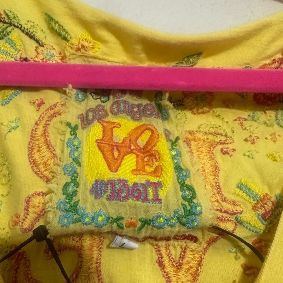 Johnny Was Embroidered Floral "Love" Yellow T-Shirt Size Large - Picture 8 of 8
